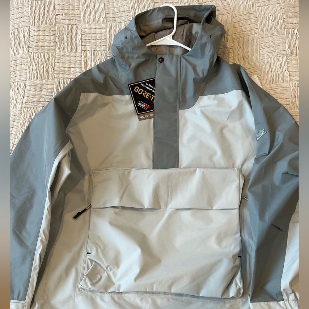 Nike Sportswear Storm-FIT ADV GORE-TEX
Men's Anorak